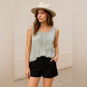 WHBM White House Black Market Black dressy shorts Size 4